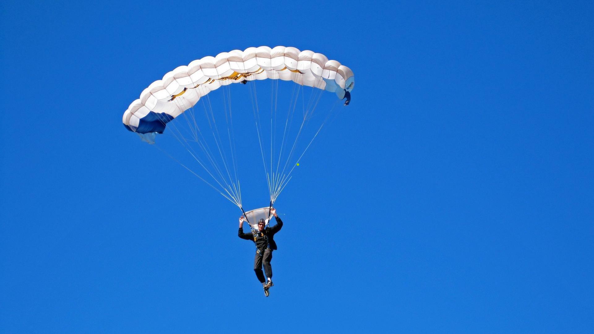 被耽误的青春②追问国青命运多舛背后的决策迷雾